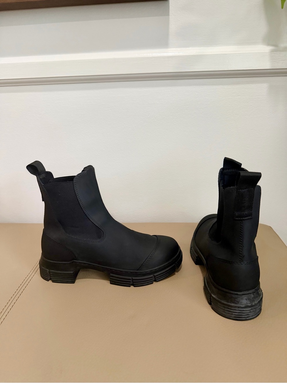 GANNI Black Chunky Chelsea Ankle Boots Size 7